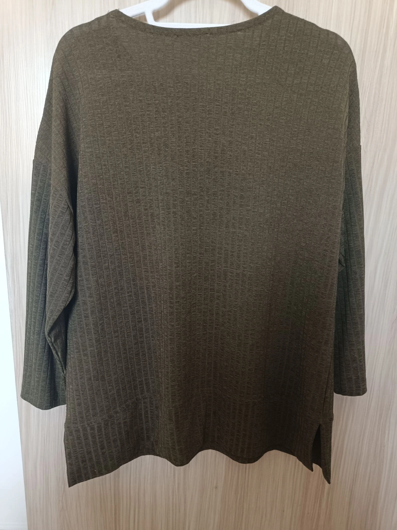 Camiseta / Jersey fino acanalado verde caqui Parfois T. S/M – photo 5